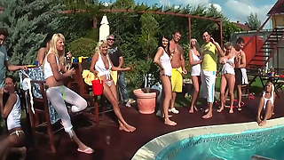 Pool Party - (Full HD Film)