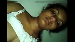 Indian Girlfriend Showing big boobs for her BF