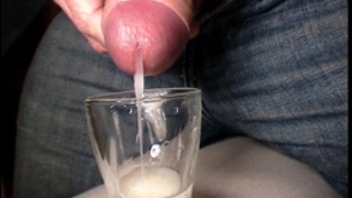 Cum eating porn xmas 2005: 4 loads of cock juice with as spoon gokkun style