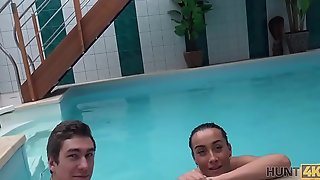 HUNT4K. Cuckold doesn&rsquo_t know his lovely brunette sells her body